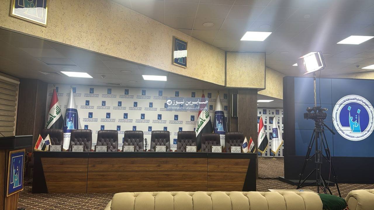 دخول المراقبين الدوليين بانتظار إعلان النتائج