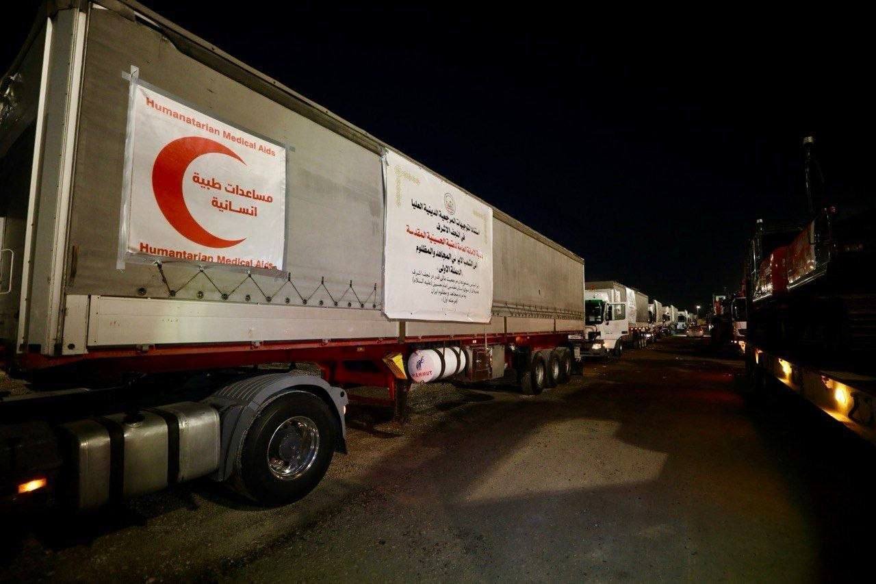 ما انطلاق أولى قوافل العتبة الحسينية الإغاثية من كربلاء باتجاه إيران