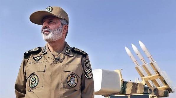 يجب ألا ينجو أحد من الأعداء.. القائد العام للجيش الإيراني يحذر من محاولات العدو البرية