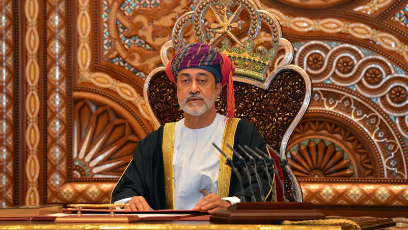 سلطان عمان يبحث مع عراقجي مستجدات الأوضاع بالمنطقة