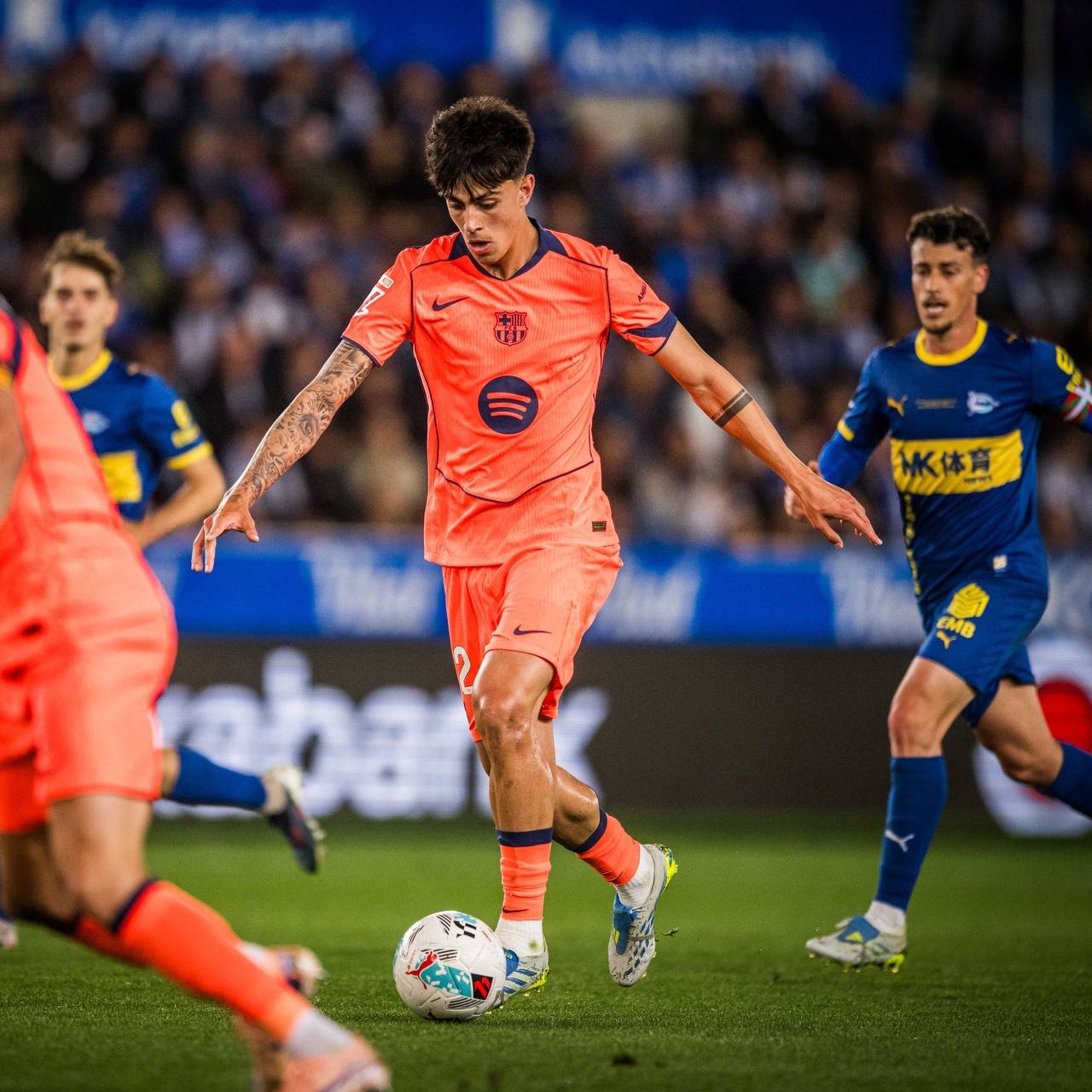 بعد حسمه لقب الدوري الإسباني برشلونة يخسر أمام الافيس بهدف وحيد.