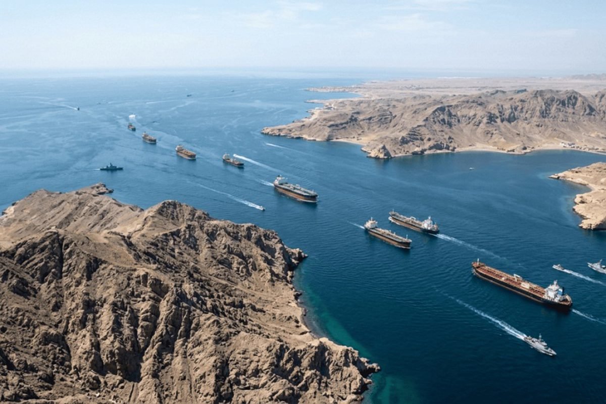 الخارجية الإيرانية: نعمل على آليات جديدة بشأن عبور السفن في مضيق هرمز