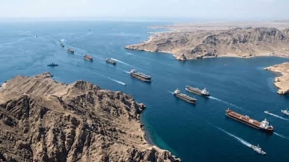الحرس الثوري الإيراني يعلن استهداف ناقلتي نفط في مضيق هرمز