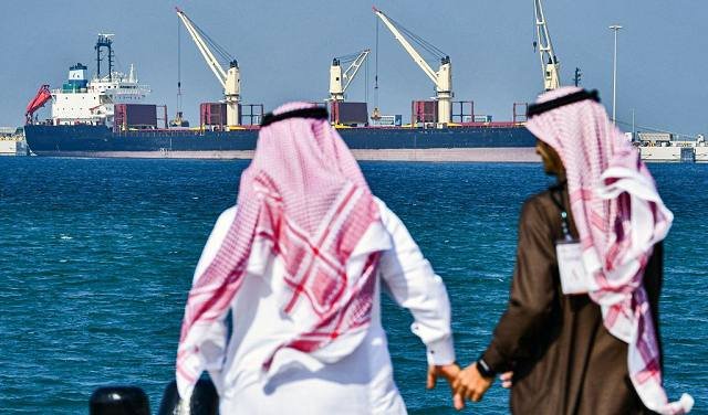 وزير الطاقة الأمريكي : 20 مليون برميل نفط خرجت من الخليج يوم الأحد وهو أعلى من المتوسط السائد قبل اندلاع الصراع.
