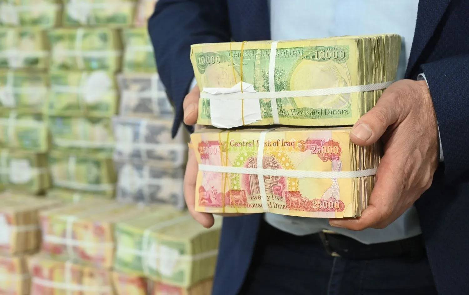 مدير هيئة التقاعد رواتب محتجزي رفحاء تكلف ميزانية الدولة أكثر من 38 مليار دينار شهرياً، لأكثر من 30 ألف مستفيد تتراوح بين 400 ألف ومليون و 200 ألف دينار حسب مدة الاحتجاز.